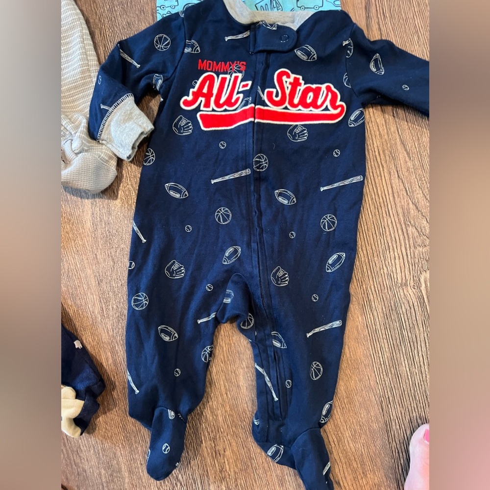 Carters PJs Bundle 3 months - Picture 2 of 10